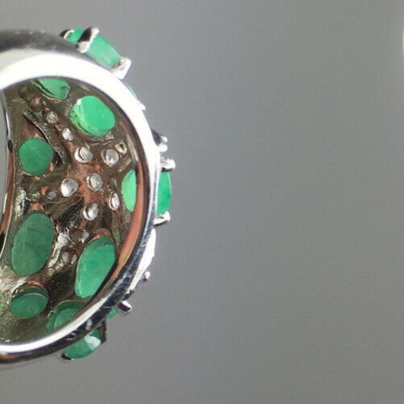 Emerald and Sterling Silver Ring Size 6 - Picture 10 of 12